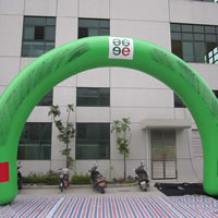 Green inflatable advertising archesGA136